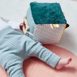 Kaloo Cubo de tela con texturas